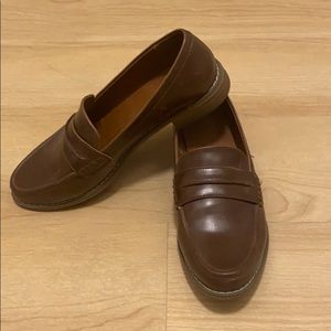 LIKE NEW Loafers